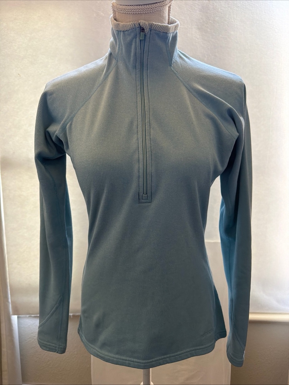 Patagonia Women's Light Blue Long-Sleeve Half-Zip Pullover